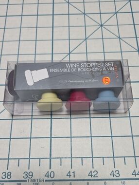 Outset Silicone Wine Bottle Stopper Set Of 4 (Model B229) NIP